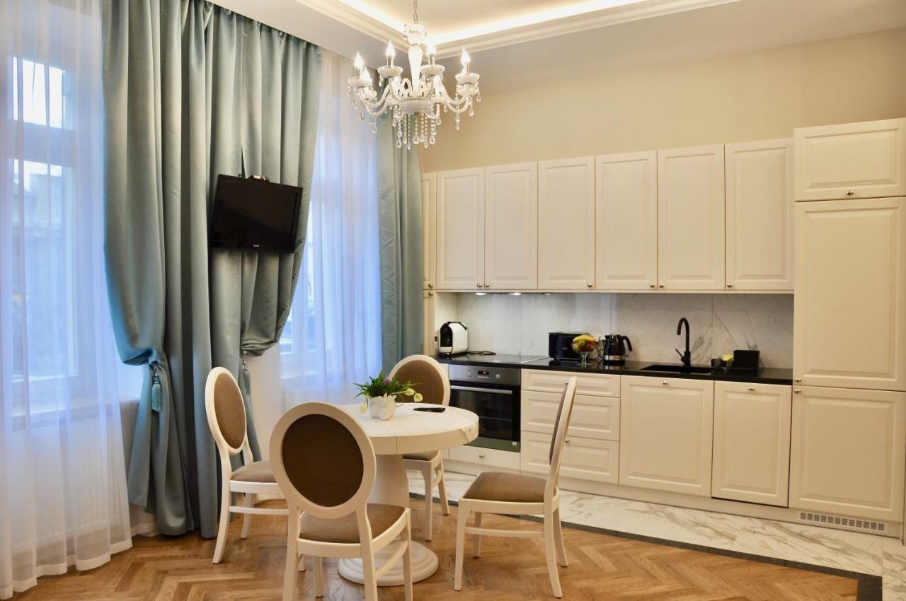 Tresor Barska Apartments Krakow Bagian luar foto